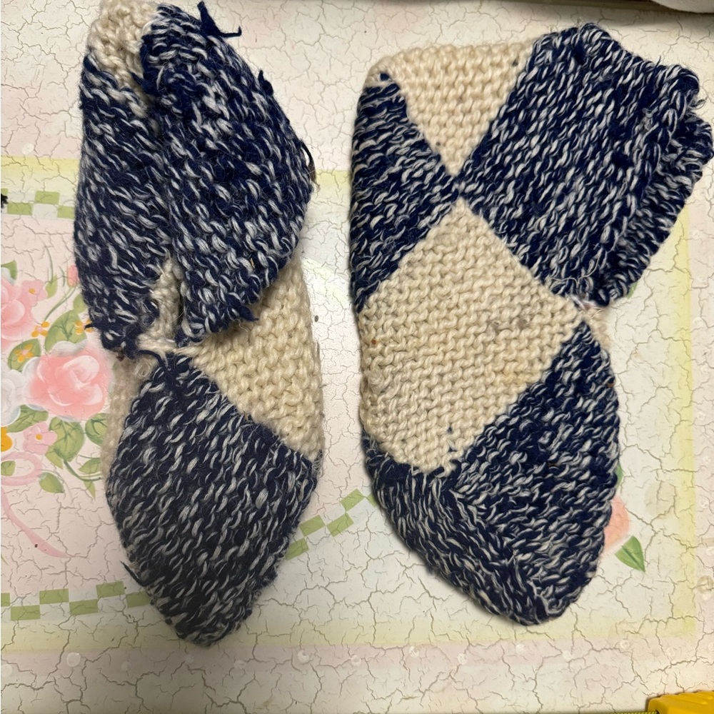 House Slippers Hand knit Handmade - Picture 3 of 3